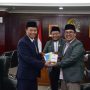 Pemuda Persis bersilaturahmi dengan Wakil Ketua MPR RI Hidayat Nur Wahid. Foto: Istimewa