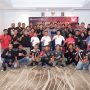 Komunitas Honda Lombok bertemu dan memberikan semangat langsung kepada pebalap Astra Honda di Mandalika Racing Series 2023 (ki-ka) Veda Ega Pratama, Rheza Danica, dan Herjun Atna Firdaus