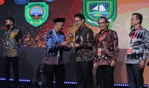 Wakil Presiden RI Berikan Penghargaan Pemda Berstatus Universal Health Coverage
