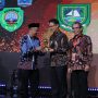 Wakil Presiden RI Berikan Penghargaan Pemda Berstatus Universal Health Coverage