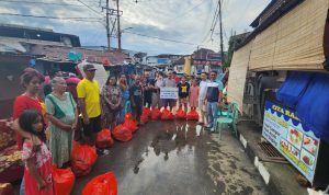 BRI salurkan Bantuan Terdampak Banjir di Manado BRI melalui aktivitas Corporate Social Responsibility (CSR) BRI Peduli dengan cepat tanggap melakukan penyaluran bantuan