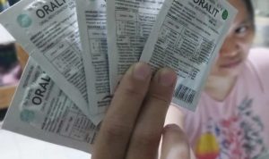 Cek fakta oralit dapat cegah haus saat puasa Ramadhan 2023 yang kini tengah viral di media sosial, begini penjelasan ilmiah dokter. ANTARA/Andi Firdaus.
