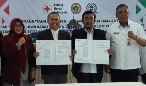 BERSINERGI: PPNI Jabar dan PMI melakukan MoU atau menandatangani Nota Kesepahaman, Kamis 2 Maret 2023.