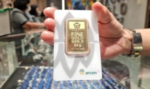 Harga Emas Antam Batangan Hari Ini Sabtu, 18 Maret 2023 Tembus Rekor Baru, Naik Rp25 Ribu Per Gram Harga emas Antam batangan pada perdagangan hari ini Sabtu, 18 Maret 2023 meroket dan tembus rekor baru dnegan kenaikan Rp25 ribu per gram. Logammulia.com.
