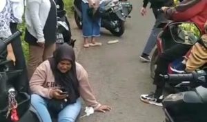 Sebuah video viral di media sosial korban begal dilakukan terhadap seorang wanita di Jalan Cihalarang, Desa Mekarsaluyu,Cimenyan,
