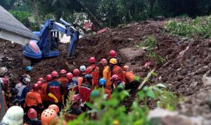 Setelah dilakukan pencarian selama dua hari sejak terjadinya longsor, dua korban longsor di Kelurahan Empang, Kecamatan Bogor, Kota Bogor