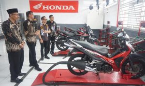 Sinergi Bagi Negeri, DAM Jalin Kerjasama Dengan SMKN 4 Tasikmalaya Terapkan KTBSM Astra Honda Sinergi Bagi Negeri, DAM Jalin Kerjasama Dengan SMKN 4 Tasikmalaya Terapkan KTBSM Astra Honda