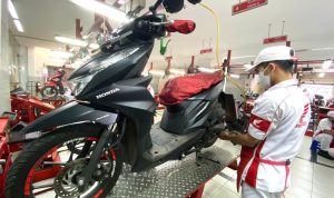 Susah menyalakan sepeda motor? Inilah beberapa penyebab yang mungkin terjadi.