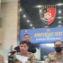 Kepala Biro Penerangan Masyarakat Brigjen Pol. Ahmad Ramadhan (tengah) memberikan keterangan pers di Bareskrim Polri, Jakarta, Senin (27/2/2023). ANTARA/Laily Rahmawaty.