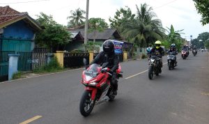 Cari Aman Menghindari Bahaya di Jalan Raya