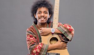 Lirik dan Chord Lagu Komang yang Viral By Raim Laode