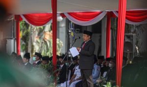 Larangan Gelar Buka Bersama, Walkot Bandung: Kita Ikuti Regulasi Pusat Wali Kota Bandung, Yana Mulyana ketika memberikan pemaparannya di Balai Kota Bandung.