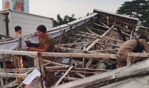 Satpol PP Kota Bandung Bakal Tertibkan Reklame Tak Berizin Satpol PP Kota Bandung Bakal Tertibkan Reklame Tak Berizin