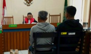 Dua penjual minol pelanggar Perda tengah menjalani sidang di Pengadilan Negeri Bandung Kelas 1A Khusus pada Jumat, 31 Maret 2023 / Jabar ekspres