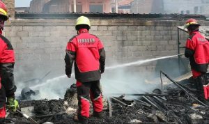 Diduga Konsleting Listrik, 5 Motor dan Sebuah Bedeng Ludes Dilalap Si Jago Merah