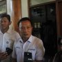 BERIKAN PENJELASAN: Kepala Perhutani Divisi Regional Jawa Barat dan Banten, Asep Dedi Mulyadin saat memberikan keterangan mengenai Rancaupas. (SADAM HUSEN SOLEH RAMDHANI/JABAR EKSPRES)