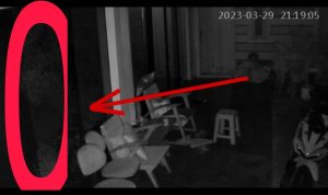 VIRAL! Penampakan Tertangkap Kamera di Rumah Jessica Iskandar VIRAL! Pocong Tertangkap Kamera di Rumah Jessica Iskandar