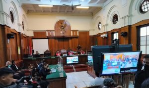 Tragedi Kanjuruhan: Mantan Brimob, Hasdarmawan,1,5 Tahun Penjara Tragedi Kanjuruhan: Mantan Brimob, Hasdarmawan,1,5 Tahun Penjara