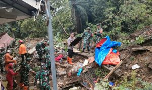 Longsor, Penumpang KA Pangrango Bogor-Sukabumi Batal