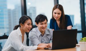 6 Metode untuk Mempertahankan Karyawan Gen Z