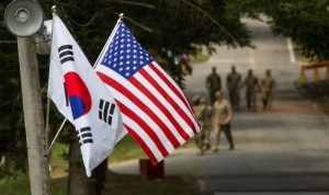 Arsip - Bendera Korea Selatan dan Amerika Serikat terlihat di Yongin, Korsel, Agustus 2016. (ANTARA/Courtesy Ken Scar/U.S. Army/Handout via Reu)