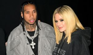 Panas! Avril Lagvine dan Tyga Mesra di Paris, Sang Mantan Malah Galau/ Sumber: Stephane Cardinale - Corbis/Corbis via Getty Images