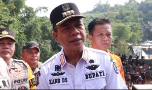 Soal Banjir di Kabupaten Bandung, Dadang Supriatna: Akan Koordinasi dengan BBWS Citarum Bupati Bandung Koordinasi dengan BBWS Citarum Untuk Segera Lakukan Pengerukan Untuk Menanggulangi Persoalan Banjir di Kabupaten Bandung. Foto Agi Jabarekspres