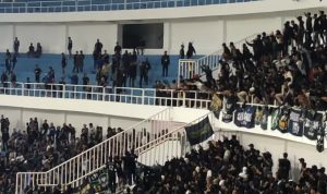 Pertandingan PSIS vs PSS Diwarnai Kerusuhan Antar Suporter
