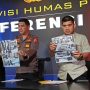 Juru bicara Densus 88 Anti Teror Polri, Kombes Aswin Siregar memperlihatkan barang bukti yang diamankan dari enam tersangka teroris di Lampung. Keenam teroris diketahui terafiliasi dengan jaringan jamaah islamiyah. Disway.id/Anisha Aprilia-