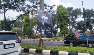 Baliho terpajang di Sepanjang Jalan Tegar Beriman. Foto : Sandika Fadilah/Jabarekspres.com
