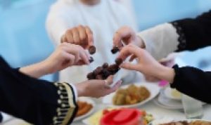 Tidak boleh sholat magrib sebelum buka puasa. (pixabay)