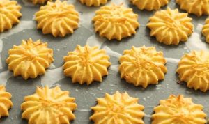 Persiapan Lebaran!! Resep Kue Semprit Keju