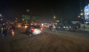 H-3 Lebaran 2023, Arus Mudik di Padalarang Mulai Padat, Jajaran Kepolisian Lakukan One Way Tiga Kali Arus mudik Lebaran 2023 di Padalarang dilaporkan padat hingga kepolisian setempat terapkan One Way sebanayk tiga kali. Akmal Firmansyah/Jabar Ekspres.