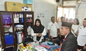 Gubernur Sumatera, Edy Rahmayadi saat melakukan inpeksi mendadak (Sidak) di kantor Dinas Kesehatan Sumut, Medan, Rabu(26/4/2023). ANTARA/HO