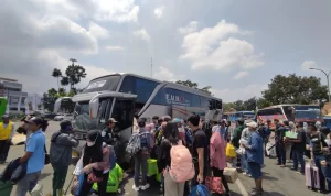 Hari Ini, Terminal Cicaheum Diprediksi bakal di Padati oleh Para Pemudik Kota Bandung.
