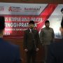 Bupati Bandung Barat Hengki Kurniawan memberikan arahan dalam pelantikan 457 PNS Kabupaten Bandung Barat yang mendapatkan kenaikan pangkat, Ngamprah, Bandung Barat, Jawa Barat, Selasa (4/4/2023). ANTARA/HO-KKB