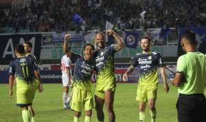 Menang 3-1, Dua Gol DDS Bawa Persib Bandung Kalahkan Persis Solo