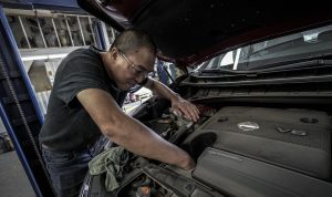 Siap Mudik Lebaran 2023? Segera Periksa Pelumas Mesin Kendaraan Pribadi, Ini Pentingnya Lakukan Penggantian Oli Ilustrasi. Jelang mudik Lebaran 2023 calon pemudik diingatkan soal persiapan dnegan melakukan pengecekan pelumas mesin kendaraan pribadi. Pixabay/DokaRyan.
