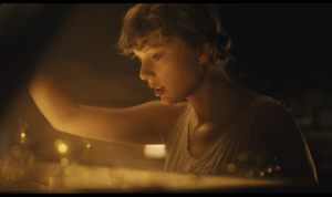 Lirik Lagu Cardigan – Taylor Swift, Serta Makna Dibaliknya