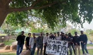 Sejumlah pemuda aktivis antikorupsi di Kota Bandung, Jawa Barat memberikan dukungan terhadap KPK.