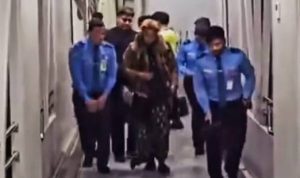 Komisari Angkasa Pura II, Fiki Satari jadi perbincangan nitizen setelah petugas Avsec yang mengawal Habib Bahar dipecat.