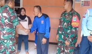 Kopasgat TNI AU Tindak Lanjuti Anggotanya yang Tendang Motor Warga di Bekasi Kopasgat TNI AU menindaklanjuti anggotanya yang virla di media sosial lantaran kedapatan menendang motor seorang warga di Bekasi. Istimewa.