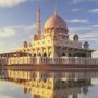 Masjid Unik di Pulau Jawa! Beribadah Sambil Berlibur