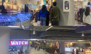 Menjelang Hari Raya Idul Fitri 1444 H Mall Bandung Mulai Dipenuhi Banyak Pengunjung Untuk Berbelanja Baju Lebaran Menjelang Hari Raya Idul Fitri 1444 H Mall Bandung Mulai Dipenuhi Banyak Pengunjung Untuk Berbelanja Baju Lebaran