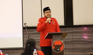Mayday, Ono Surono Dorong Perusahaan Ciptakan Lingkungan Kerja Aman dan Sehat Ketua PDIP Jabar Ono Surono Dorong Perusahaan Ciptakan Lingkungan Kerja Aman dan Sehat.