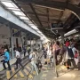 Ilustrasi. Pemudik dapat mencoba fitur connecting trains apabila kehabisan tiket kereta api menjelang mudik Lebaran 2023. ANTARA/Humas KAI Daop 9 Jember.