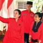 Pengamat tanggapi Ganjar Pranowo jadi capres PDIP dan dia menilai Puan Maharani lebih berpengalaman dalam pertarungan politik. ANTARA/Setpres/Agus Suparto.