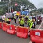 Polresta Bandung kembali lakukan kebijakan rekayasa lalu lintas one way karena kendaraan dari arah Timur jalur Selatan mulai meningkat.