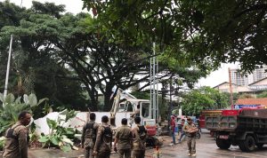 Fungsikan Kembali RTH, Pemkot Bandung Tertibkan Bangli di Cikapundung Fungsikan Kembali RTH, Pemkot Bandung Tertibkan Bangli di Cikapundung