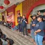 Sahabat Elisabet Tjianti, Perempuan Indonesia Sebagai Agen Perubahan Bagi-Bagi Takjil di Sekitaran Masjid Lautze II Kota Bandung